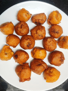 காய் கறி போண்டா (Vegetable bonda recipe in tamil) செய்முறை முக்கிய புகைப்படம்
