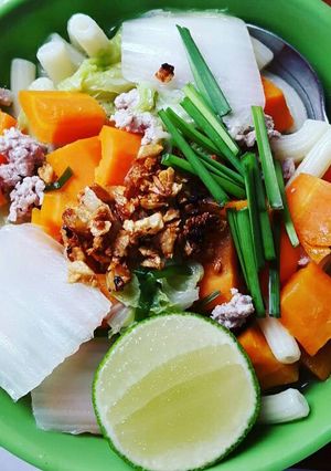 Hình của món Nui sinh viên.