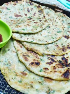আলুর পুর ভরা মেথি পরোটা(Alur pur bhora methi porota recipe in Bengali) রেসিপির প্রধান ছবি