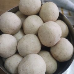 A picture of Daraba ladoo.