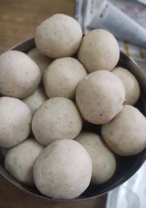 A picture of Daraba ladoo.