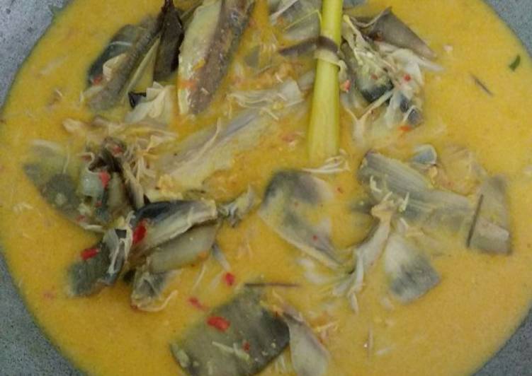 Resep Gulai jantung pisang + ikan asin Anti Gagal