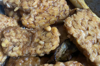 Bagaimana Menyiapkan Tempe Bacem, Lezat Sekali