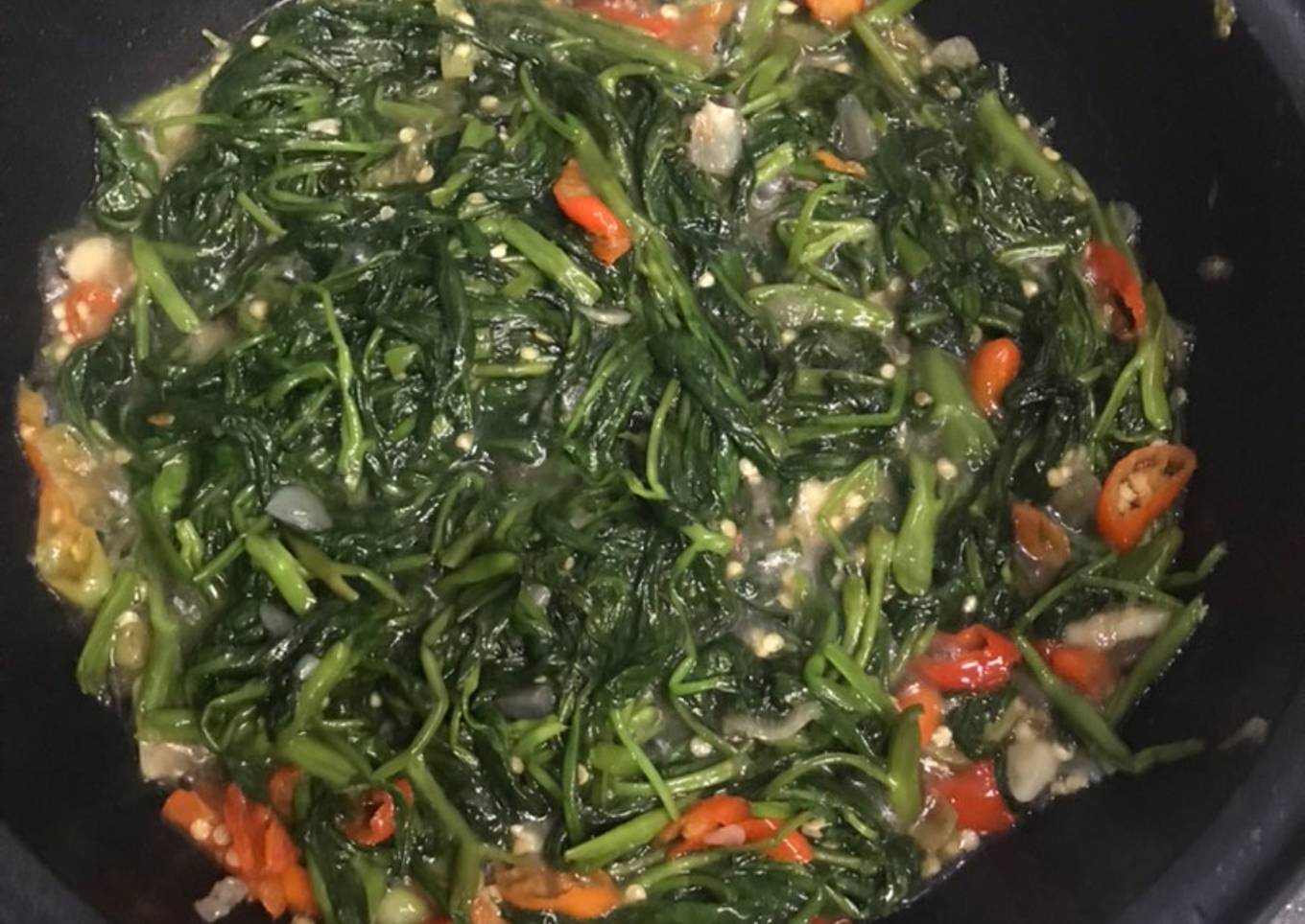 Tumis kangkung pedas