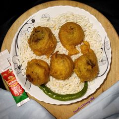 A picture of Aloo chop.