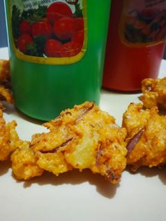 A picture of Moong dal fritters.