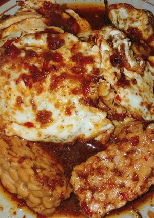 Foto resep Semur telur ceplok tempe