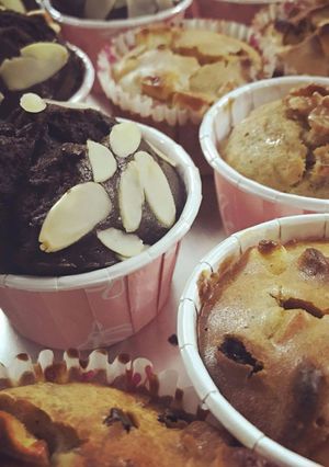 Hình của món Double Chocolate muffin with almond topping.