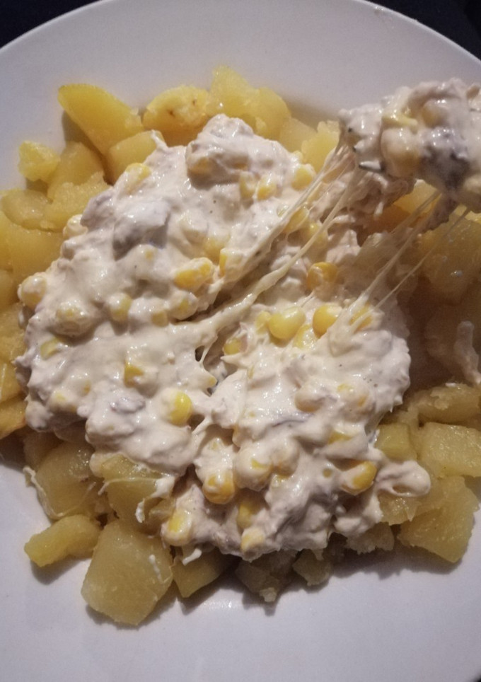 Una foto de Papas al horno con crema de pollo queso y choclo