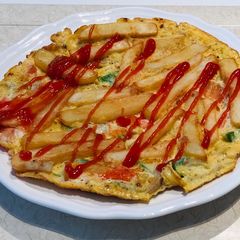 Omelette (chips-egg omelette) A picture of Omelette (chips-egg omelette).