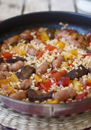 Una foto de Salchichas en arroz con verduras y Pedro Ximénez