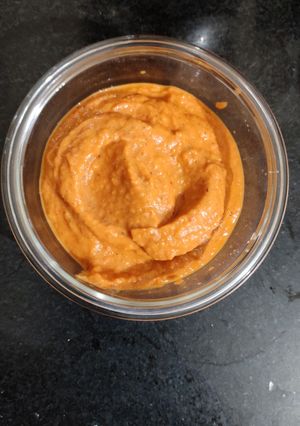 A picture of Pizza sauce.