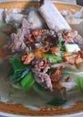 Sop daging dan tulang sapi kuah seger