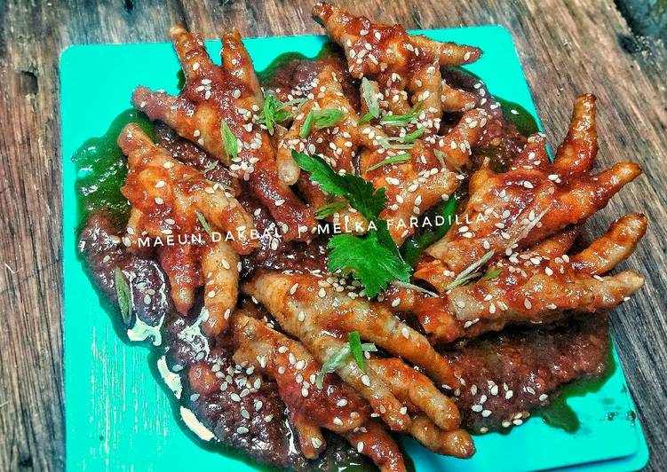 Maeun Dakbal (Ceker Pedas Korea)