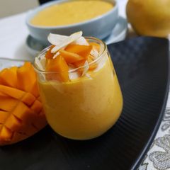A picture of Aam Srikhand.
