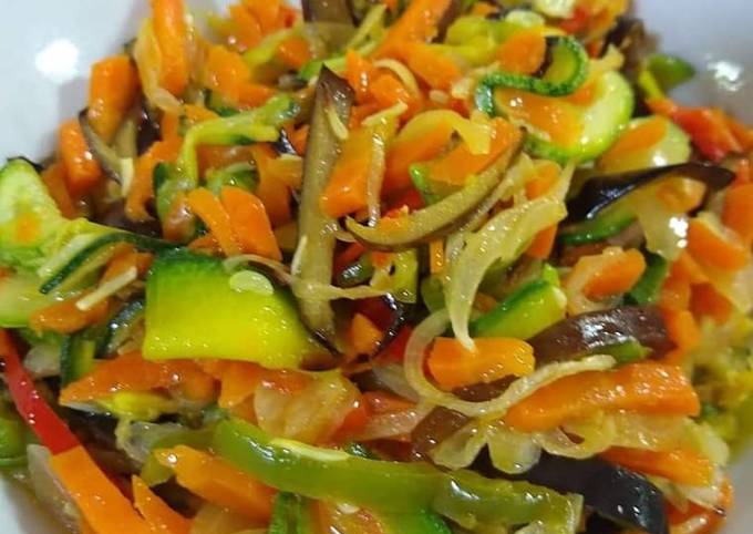 Verduras salteadas Receta de Kele- Cookpad