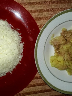Una foto de Ensalada de atún y papas