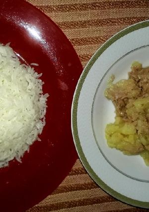 Una foto de Ensalada de atún y papas