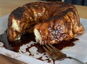 A picture of raisin bun