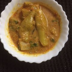 A picture of Parwal in shahi gravy.