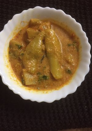 A picture of Parwal in shahi gravy.