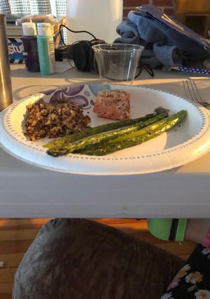 A picture of The “I love salmon” meal.