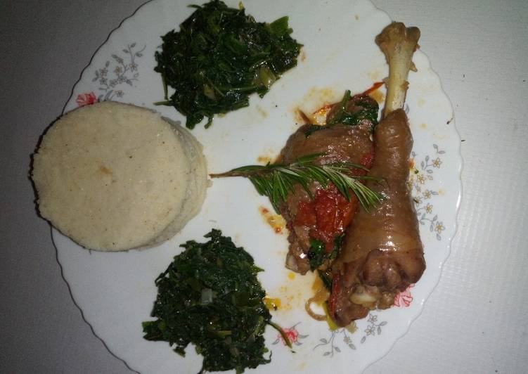 Cornbread with chicken stew and sautèed spinach