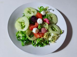 Une photo de Salade composée au fromage 🥗