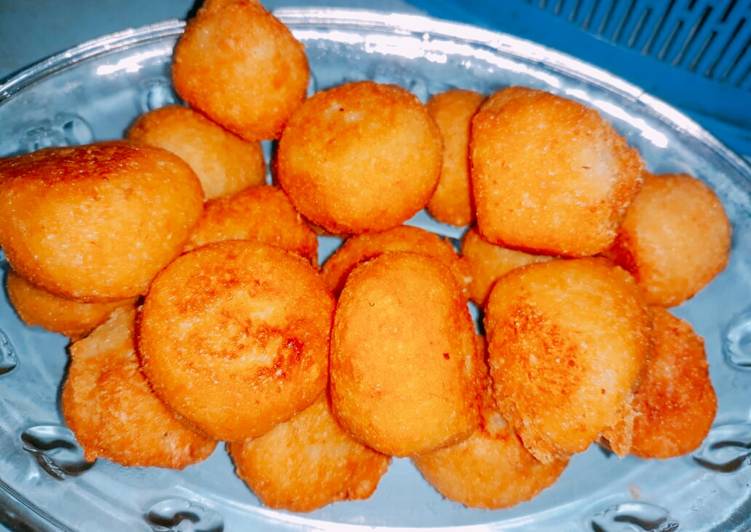 resep cara membuat Ento-ento (bola singkong gurih)