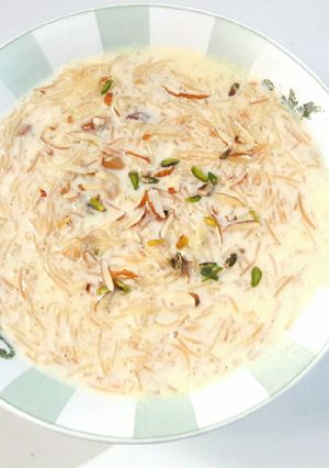 A picture of Sheer khurma.