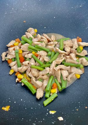 รูปของ อกไก่กับถั่วฝักยาว
