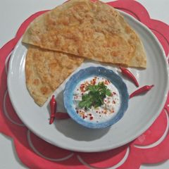 A picture of Chicken paratha.