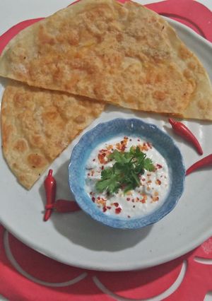A picture of Chicken paratha.