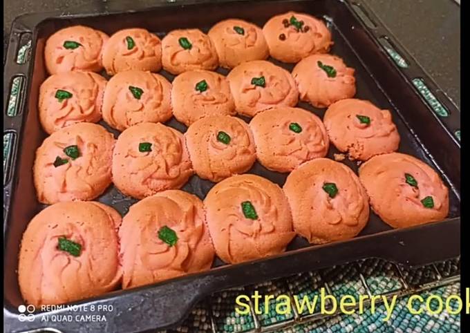 स्ट्रॉबेरी कुकीज(Strawberry cookies recipe in hindi) Recipe