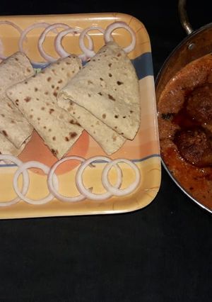 कश्मीरी दम आलू (Kashmiri Dum Aloo recipe in Hindi) रेसिपी मुख्य फोटो