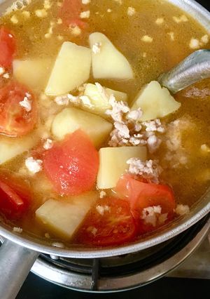 รูปของ ซุปไก่น้ำใสใส่มันฝรั่ง🥔🍅