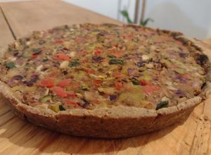 Una foto de Tarta multicolor vegana y sin gluten (y súper proteica)