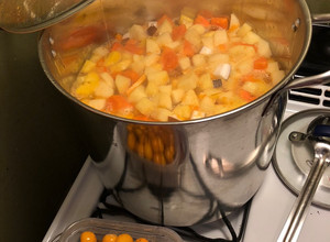 Una foto de Ponche de frutas navideño, receta de Guatemala