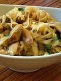 Noodles con setas y pollo