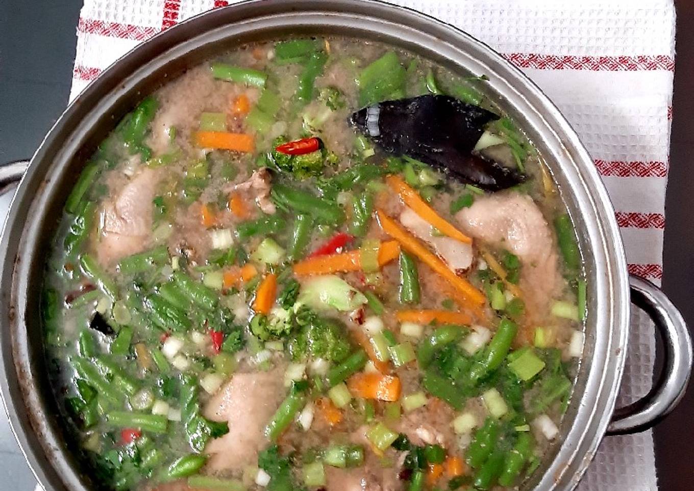 Sup Ayam Pedas dengan Sayuran