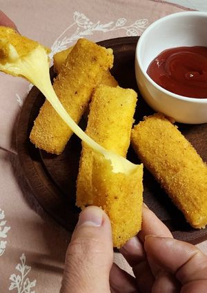 Una foto de 🔥🧀 Bastoncitos de queso fritos 🧀🔥 - by Annie 👩🏻‍🍳