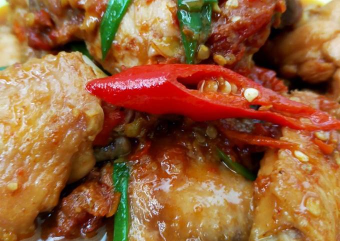 Resep Ayam Saos pedas oleh Nitha - Cookpad