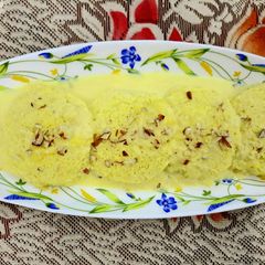 A picture of Stuffed Bread Rasmalai.