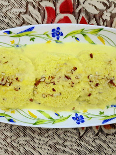 A picture of Stuffed Bread Rasmalai.