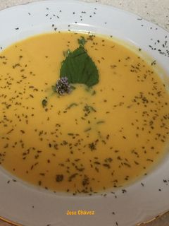 Una foto de Crema de chayote y calabaza en thermomix