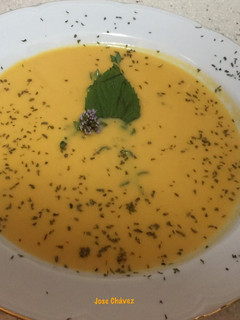 Una foto de Crema de chayote y calabaza en thermomix