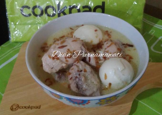 Opor Ayam Telur Tanpa Kunyit