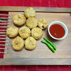 A picture of Khasta Moong Kachori.