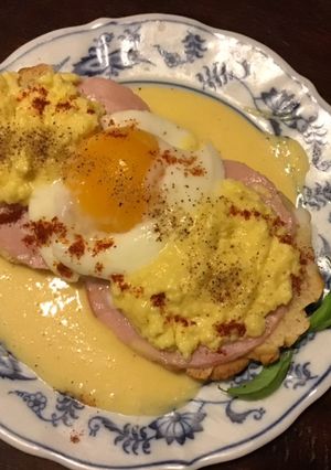 A picture of California Farm Eggs Benedict, microwave.