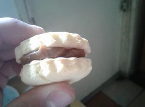 Una foto de Alfajores de maicena relleno con manjar
